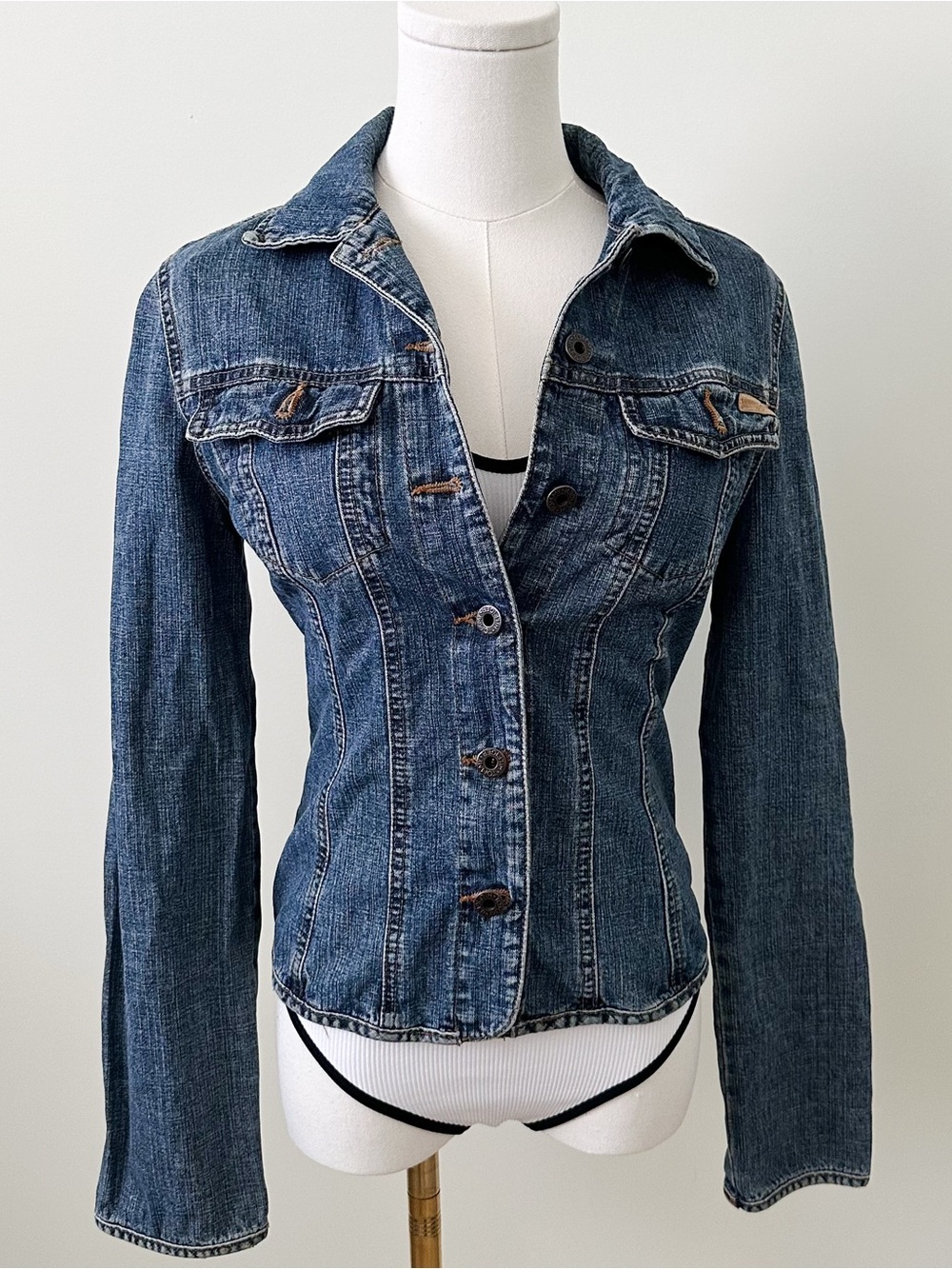 Vintage Tommy Hilfiger Y2K Fitted Denim Jacket Medium Wash Blue Jean Trucker